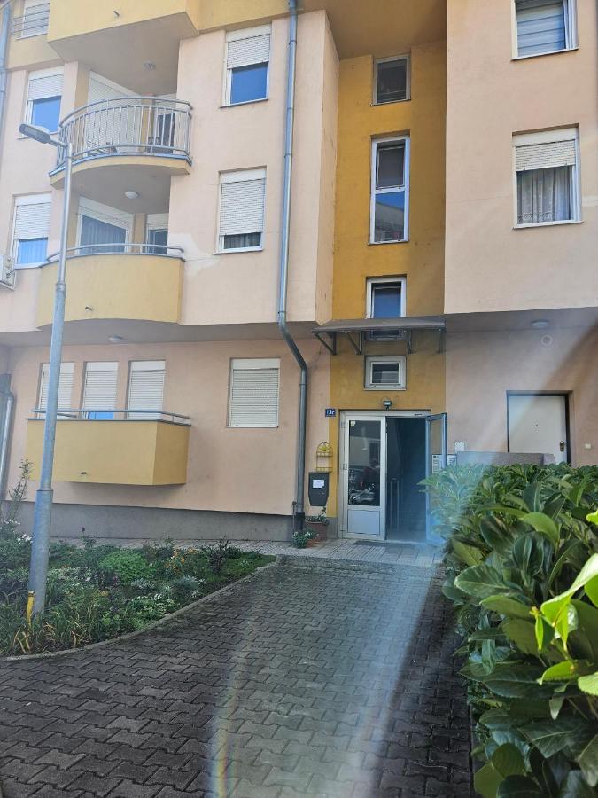באניה לוקה Apartman Lollita מראה חיצוני תמונה